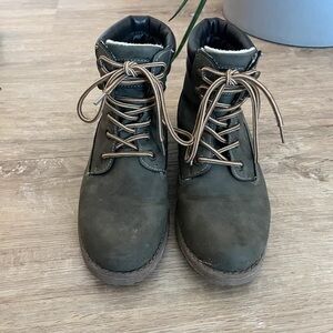 Men's Green Lace-Up Boots